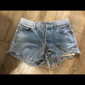 levi cut off denim shorts